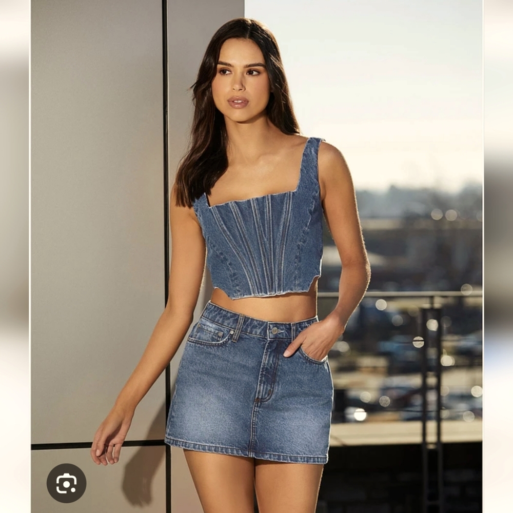 NWT GIANNI BINI GB denim crop top size 8